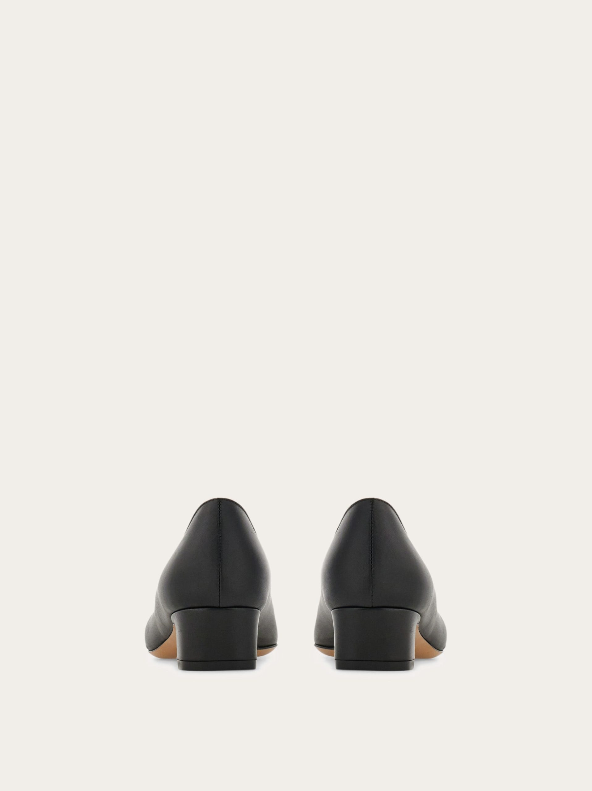 Ferragamo Iconic bow pump - Image 3